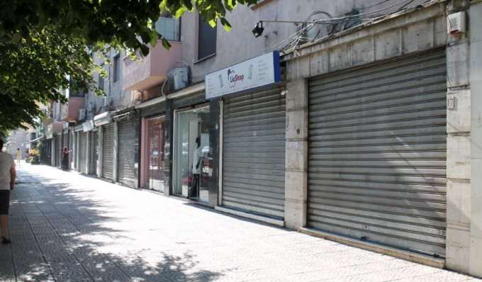 Kujdes me taksat vendore: Policia Bashkiake bllokon 64 biznese per tre muaj